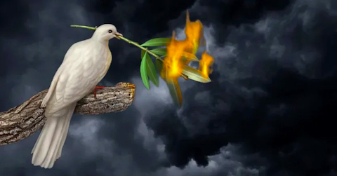 Prophecy News – ‘Peace, Peace’ with Glynda Lomax and ‘A Pause in Heaven’ given to Alison Pound by Jesus, 2018 and this year