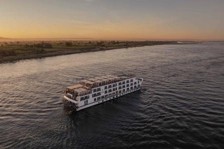 Luxury Dahabiya vs 5-Star Nile Cruise: Which Delivers the Better Experience? Luxury Dahabiya vs 5-Star Nile Cruise: Which Delivers the Better Experience?